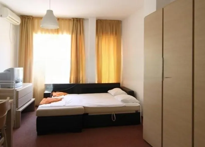 Pool And In Marina Cape Apartment